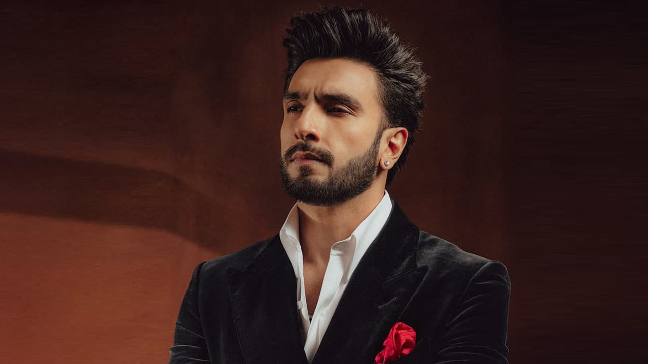 ನೀನು ಜಾಣನಾಗಿರಬೇಕು, ಸೆ*ಕ್ಸಿ ಆಗಿರಬೇಕು ಎಂದಿದ್ದ: Casting Couch ಬಗ್ಗೆ ಬಾಯ್ಬಿಟ್ಟ ರಣವೀರ್ ಸಿಂಗ್ | Ranveer Singh Recalls Shocking Casting Couch Incident From Early Career Gvd ನೀನು ಜಾಣನಾಗಿರಬೇಕು, ಸೆ*ಕ್ಸಿ ಆಗಿರಬೇಕು ಎಂದಿದ್ದ: Casting Couch ಬಗ್ಗೆ ಬಾಯ್ಬಿಟ್ಟ ರಣವೀರ್ ಸಿಂಗ್ | Ranveer Singh Recalls Shocking Casting Couch Incident From Early Career Gvd