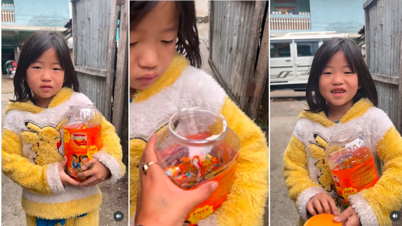 schoolgirlಪರೀಕ್ಷೆ ಪಾಸ್ ಮಾಡಿ ಸ್ವೀಟ್ ಬದಲು ಹಾಜ್ಮೊಲಾ ಹಂಚಿಕೆ, ಪ್ರಶ್ನಿಸಿದ ಮಹಿಳೆಗೆ ಪುಟಾಣಿ ಉತ್ತರ ಕೇಳಿ ದಂಗು | Girl Hands Out Hajmola Instead Of Mithai After Passing Exams His Reason Is Hilarious schoolgirlಪರೀಕ್ಷೆ ಪಾಸ್ ಮಾಡಿ ಸ್ವೀಟ್ ಬದಲು ಹಾಜ್ಮೊಲಾ ಹಂಚಿಕೆ, ಪ್ರಶ್ನಿಸಿದ ಮಹಿಳೆಗೆ ಪುಟಾಣಿ ಉತ್ತರ ಕೇಳಿ ದಂಗು | Girl Hands Out Hajmola Instead Of Mithai After Passing Exams His Reason Is Hilarious