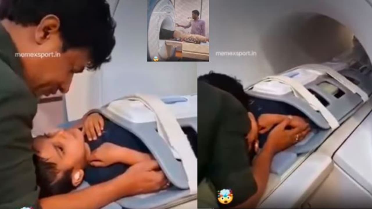 MRI ಸ್ಕ್ಯಾನಿಂಗ್ ವೇಳೆ ಪುಟ್ಟ ಮಗನಿಗೆ ಭಯವಾಗುತ್ತೆ ಅಂತ ಜೊತೆಗೆ ಮೆಷಿನ್ ಒಳಗೆ ಹೋದ ಅಪ್ಪ | Dad Goes Into Mri Machine With His Little Son Fearing He Get Scared During Scan MRI ಸ್ಕ್ಯಾನಿಂಗ್ ವೇಳೆ ಪುಟ್ಟ ಮಗನಿಗೆ ಭಯವಾಗುತ್ತೆ ಅಂತ ಜೊತೆಗೆ ಮೆಷಿನ್ ಒಳಗೆ ಹೋದ ಅಪ್ಪ | Dad Goes Into Mri Machine With His Little Son Fearing He Get Scared During Scan