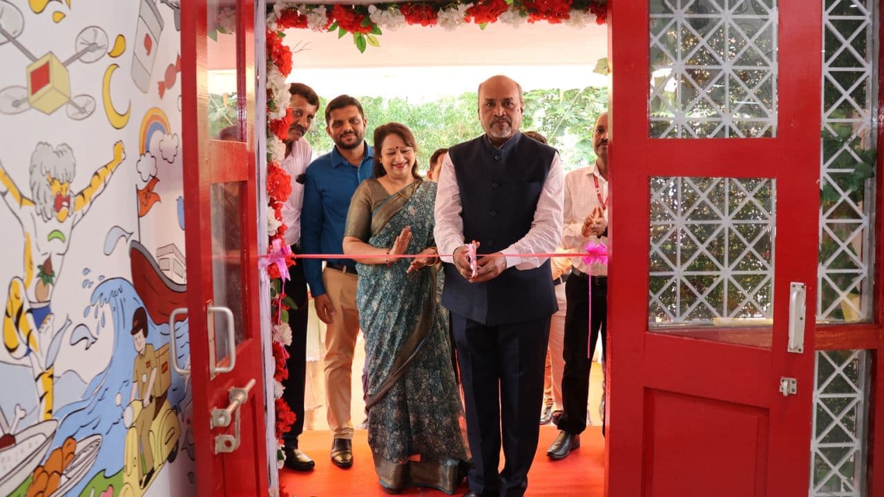 ಮಂಗಳೂರಿನ ಸುರತ್ಕಲ್ನಲ್ಲಿ ಅತ್ಯಾಧುನಿಕ Gen Z ಅಂಚೆ ಕಚೇರಿ ಉದ್ಘಾಟನೆ; ಏನಿದರ ವಿಶೇಷತೆ? | Gen Z Post Office Inaugurated At National Institute Of Technology Karnataka Campus Suratkal Mangaluru Mrq ಮಂಗಳೂರಿನ ಸುರತ್ಕಲ್ನಲ್ಲಿ ಅತ್ಯಾಧುನಿಕ Gen Z ಅಂಚೆ ಕಚೇರಿ ಉದ್ಘಾಟನೆ; ಏನಿದರ ವಿಶೇಷತೆ? | Gen Z Post Office Inaugurated At National Institute Of Technology Karnataka Campus Suratkal Mangaluru Mrq