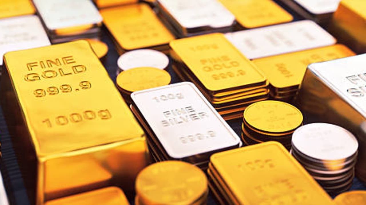 Gold vs Silver : 47% லாபம் தங்கம்.. 147% லாபம் வெள்ளி!.. தற்போதைய சூழலில் முதலீட்டுக்கு எது சிறந்தது?