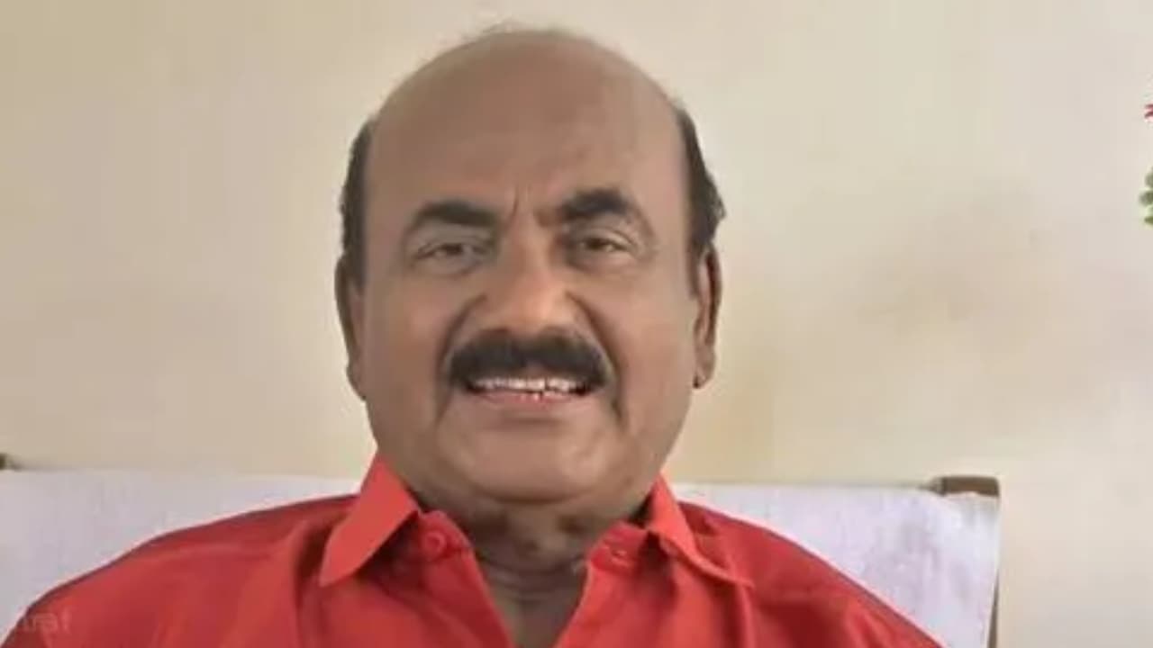 ಯಾವ ನಟಿ ನಿರ್ಮಾಪಕ, ನಿರ್ದೇಶಕರ ಜೊತೆ ಬೆಡ್ ಶೇರ್ ಮಾಡಿಲ್ಲ ಹೇಳಿ? ಇನ್ನೋರ್ವ ನಟಿ ಸವಾಲು ಹಾಕಿದ್ರು! | Alleppey Ashraf Said Actress Khadija Challenged Who Did Not Share Bedroom Producer Director ಯಾವ ನಟಿ ನಿರ್ಮಾಪಕ, ನಿರ್ದೇಶಕರ ಜೊತೆ ಬೆಡ್ ಶೇರ್ ಮಾಡಿಲ್ಲ ಹೇಳಿ? ಇನ್ನೋರ್ವ ನಟಿ ಸವಾಲು ಹಾಕಿದ್ರು! | Alleppey Ashraf Said Actress Khadija Challenged Who Did Not Share Bedroom Producer Director