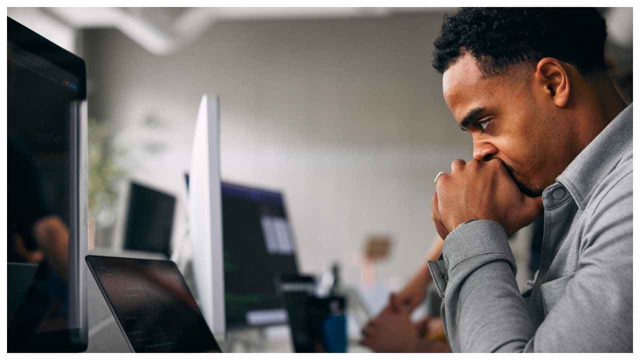 1.90 കോടി ശമ്പളം, പക്ഷേ എച്ച് 1 ബി വിസ തള്ളി, തിരിച്ച് വരവിന് ഒരുങ്ങുന്നു; 40 ലക്ഷത്തിന്‍റെ ലോൺ ഏങ്ങനെ അടയ്ക്കുമെന്ന് ആശങ്കപ്പെട്ട് ഇന്ത്യൻ ടെക്കി - Asianet News Malayalam