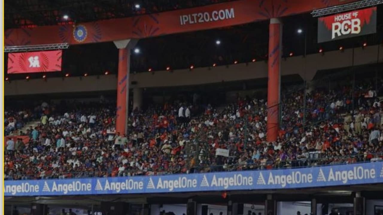 ಆಟವಲ್ಲ, ಆರ್ಸಿಬಿಯ ಇಡ್ಲಿ-ದೋಸೆ-ಚಟ್ನಿ ಹಾಡು ಕೇಳಿ ಕಿವಿಯಲ್ಲಿ ರಕ್ತ ತಂದುಕೊಂಡ ಚೆನ್ನೈ, ಬಿಸಿಸಿಐಗೆ ಪತ್ರ ಬರೆದು ದೂರು! | Csk Complaint Against Rcb Idli Dosa Song Controversy Chinnaswamy Ipl 2026 San ಆಟವಲ್ಲ, ಆರ್ಸಿಬಿಯ ಇಡ್ಲಿ-ದೋಸೆ-ಚಟ್ನಿ ಹಾಡು ಕೇಳಿ ಕಿವಿಯಲ್ಲಿ ರಕ್ತ ತಂದುಕೊಂಡ ಚೆನ್ನೈ, ಬಿಸಿಸಿಐಗೆ ಪತ್ರ ಬರೆದು ದೂರು! | Csk Complaint Against Rcb Idli Dosa Song Controversy Chinnaswamy Ipl 2026 San