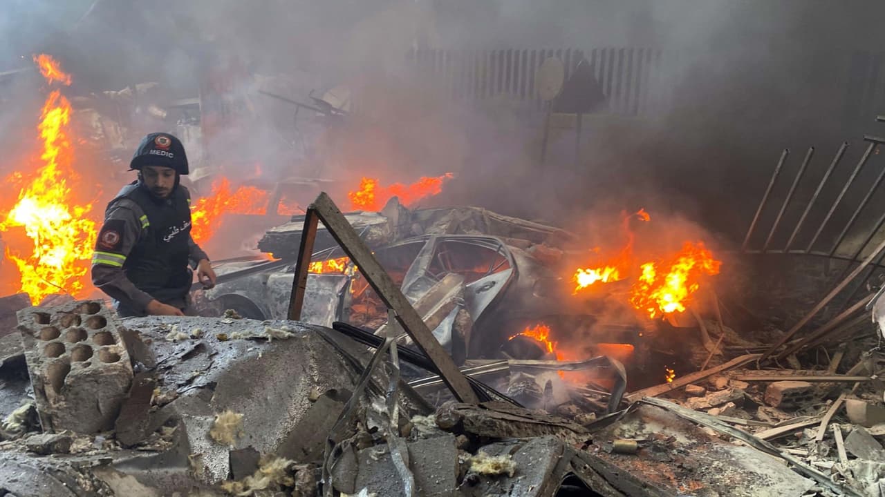 പശ്ചിമേഷ്യൻ സംഘർഷം 60-ാം ദിവസത്തിലേക്ക്, ഇറാൻ യുദ്ധത്തിനായി ചെലവാക്കിയത് 25 ബില്യൺ ഡോളർ, ആണവായുധ നിർമാണം തടയാൻ എന്ത് വിലയും നൽകുമെന്ന് യുഎസ് - Asianet News Malayalam