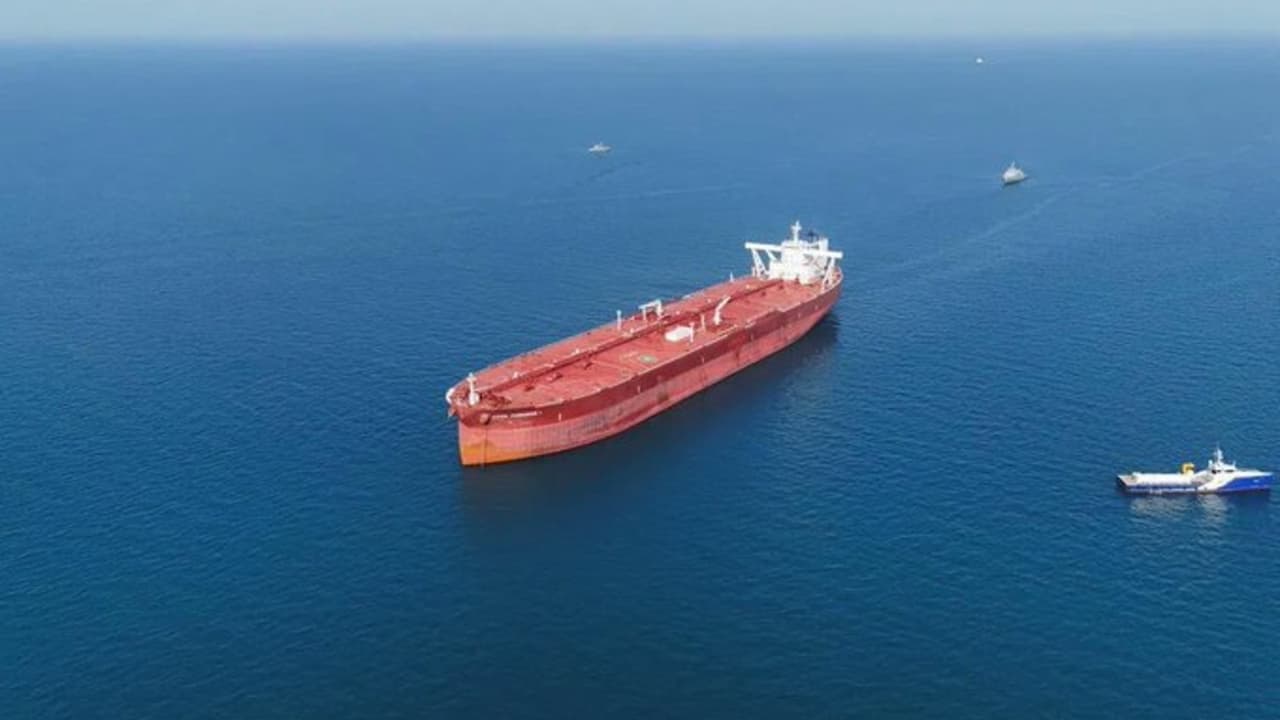 Indian LPG Tanker Makes Rare Hormuz Crossing Amid US Blockade