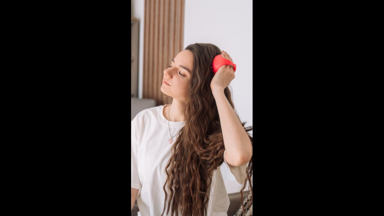 Hair Growth Foods: ತಲೆಕೂದಲು ಸೊಂಪಾಗಿ ಬೆಳೆಯಲು ಈ ಆಹಾರಗಳನ್ನು ತಪ್ಪದೆ ಸೇವಿಸಿ