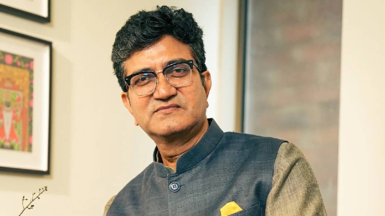 പ്രസാർ ഭാരതിയുടെ ചെയർമാനായി പ്രസൂൺ ജോഷിയെ നിയമിച്ചു; ഉത്തരവ് പുറത്തിറക്കി കേന്ദ്ര വാർത്താ വിതരണ പ്രക്ഷേപണ മന്ത്രാലയം - Asianet News Malayalam