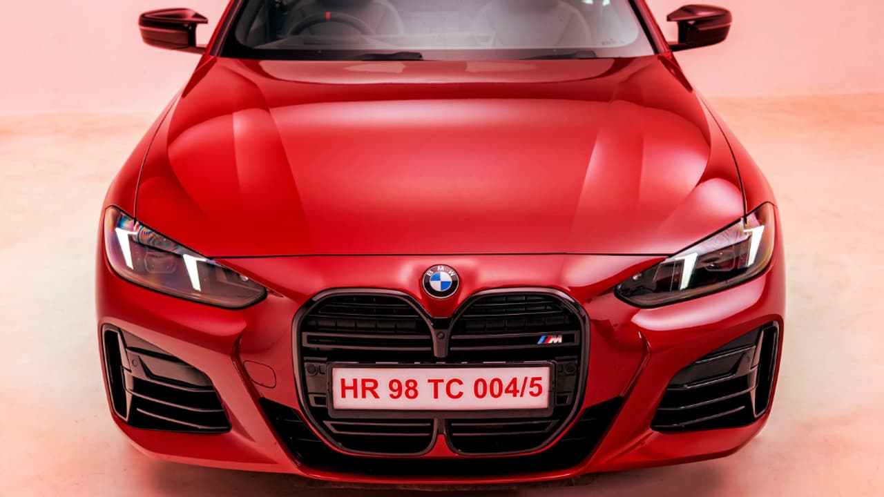 4.9 வினாடியில் 100 kmph! இந்த BMW காரின் சக்தி என்ன தெரியுமா? விலை இவ்வளவா.!!