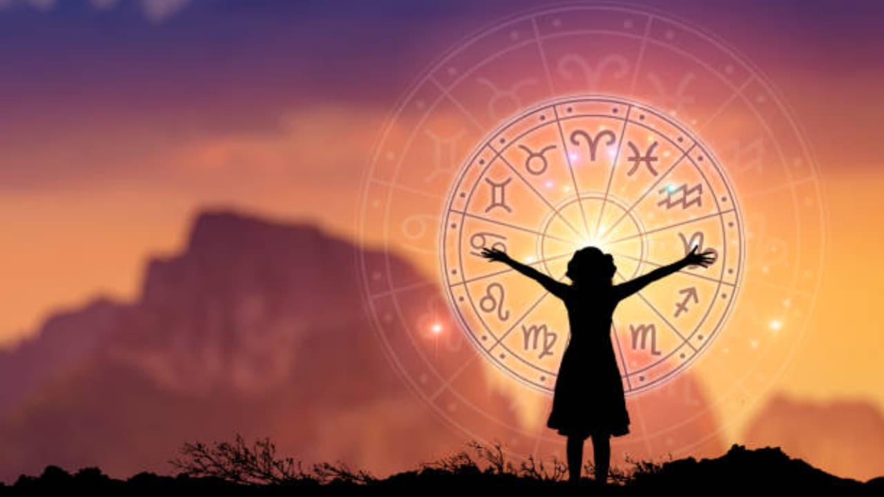 Weekly Horoscope: 7 நாளில் 5 கிரகங்கள் பெயர்ச்சி! இந்த வாரம் யாருக்கு அதிர்ஷ்டம்? வார ராசிபலன் இதோ!