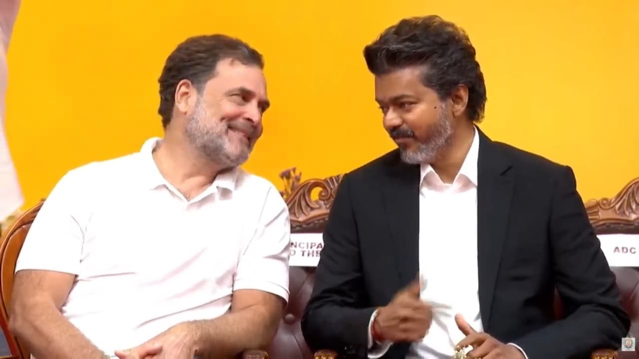തമിഴ്നാട് മുഖ്യമന്ത്രിയായി സി ജോസഫ് വിജയ് സത്യപ്രതിജ്ഞ ചെയ്തു; രാഹുൽ ഗാന്ധി സഹോദരനെന്ന് വിജയ്