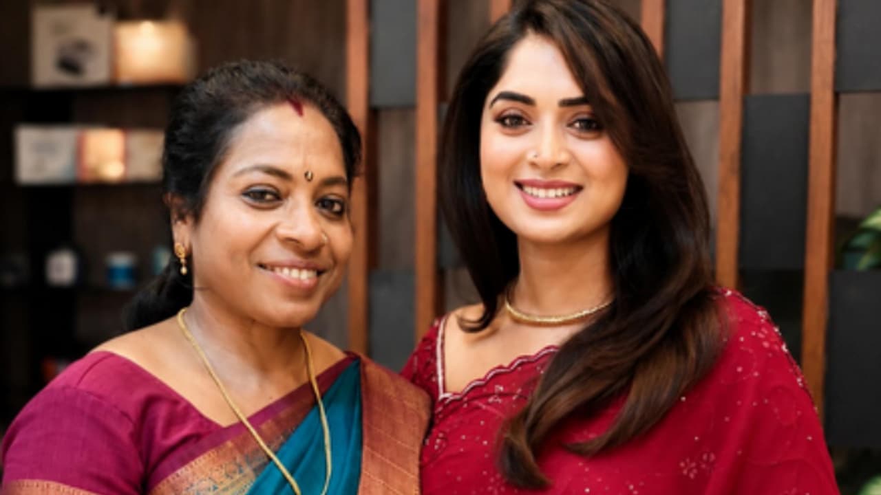 അവസാനം കൂടെയുണ്ടാകുന്നത് അമ്മ മാത്രം; ഹൃദയസ്പർശിയായ കുറിപ്പുമായി നടി ആരതി സോജൻ