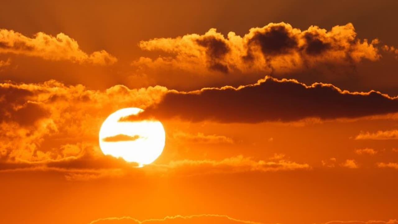 Sun Real Colour: ಸೂರ್ಯನ ನಿಜವಾದ ಬಣ್ಣ ಯಾವುದು? ನಮಗೆ ಯಾಕೆ ಹಳದಿ/ಕೇಸರಿ ...