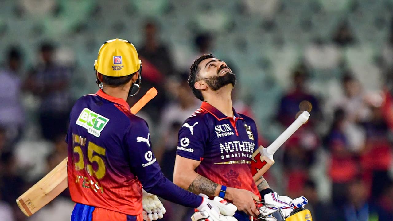 Virat Kohli: டி20 கிரிக்கெட்டில் புதிய உலக சாதனை..! அலெக்ஸ் ஹேல்ஸை சமன் செய்த கிங் கோலி..!