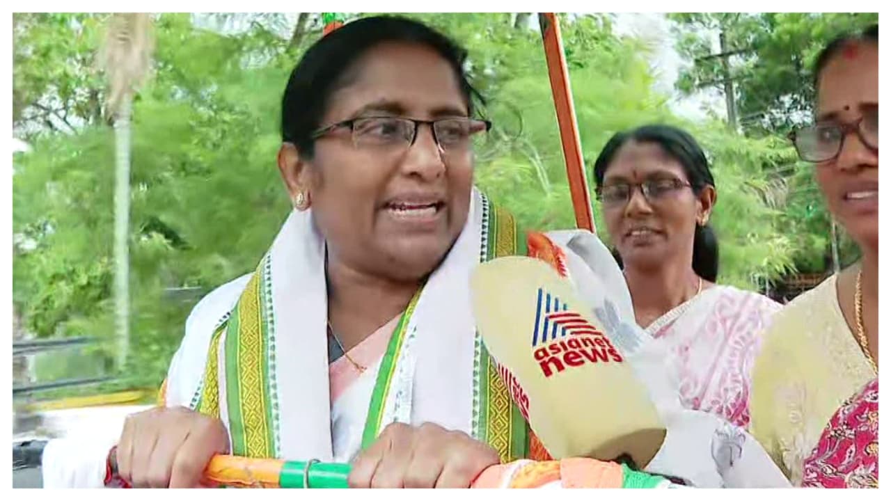 സുഹൈൽ സജീവിന് വേണ്ടി ഇടപെട്ടന്ന വാർത്തയിൽ ഷാനിമോൾ ഉസ്മാന്റെ പരാതി; കേസെടുത്ത് പൊലീസ്