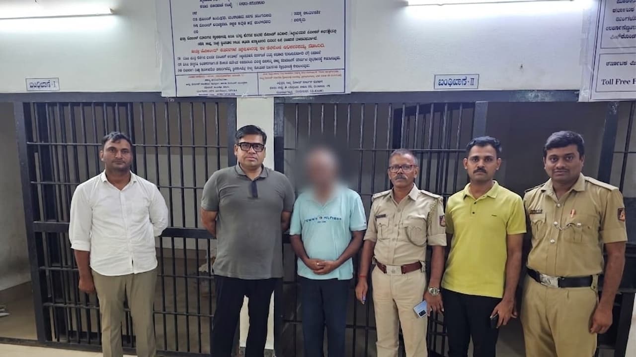 ಮನೆ ಬಿಟ್ಟು ಬಂದ ರೈತ, 'ಸಾಯುತ್ತೇನೆ' ಎಂದಿದ್ದ: ಕೊನೆಗೆ ಪೊಲೀಸರು ಮಾಡಿದ್ದು ಕೇಳಿದ್ರೆ ಅಚ್ಚರಿ ಪಡ್ತೀರಾ!