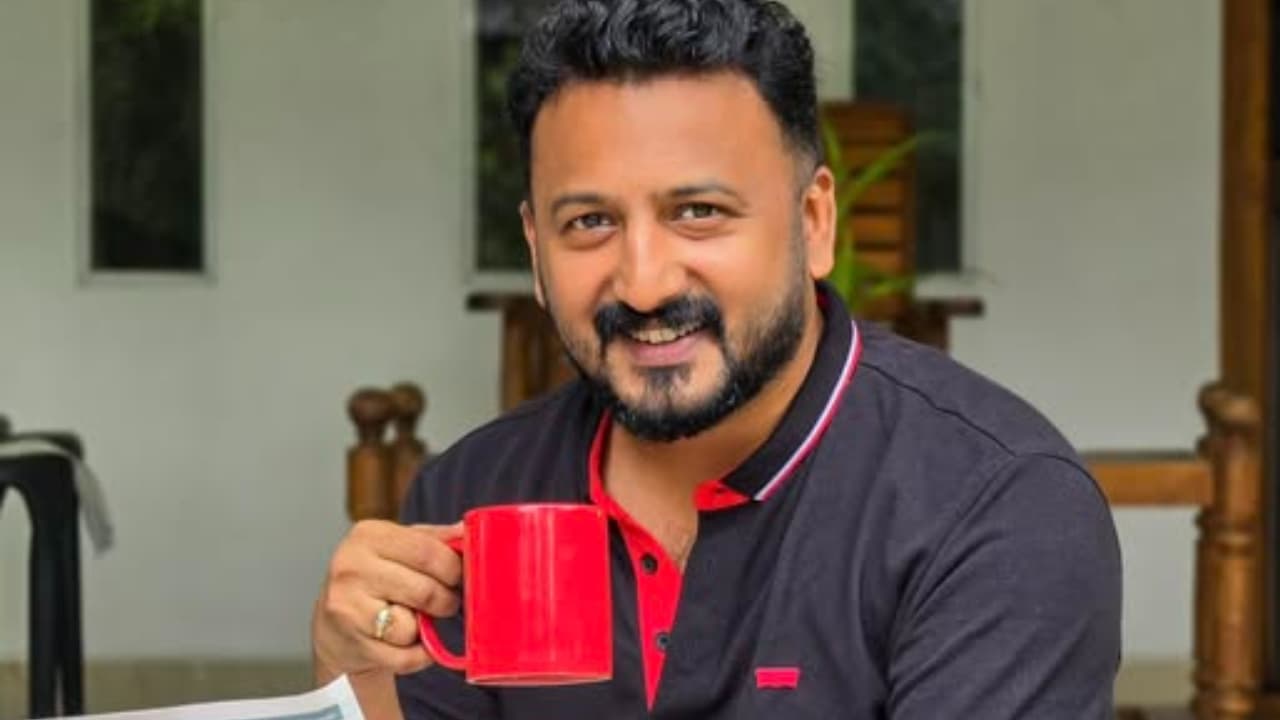 യൂത്ത് കോൺഗ്രസ് മുൻ അധ്യക്ഷൻ രാഹുൽ മാങ്കൂട്ടത്തിലിനെതിരായ പീഡനക്കേസുകളിൽ അന്വേഷണം ഇഴയുന്നു