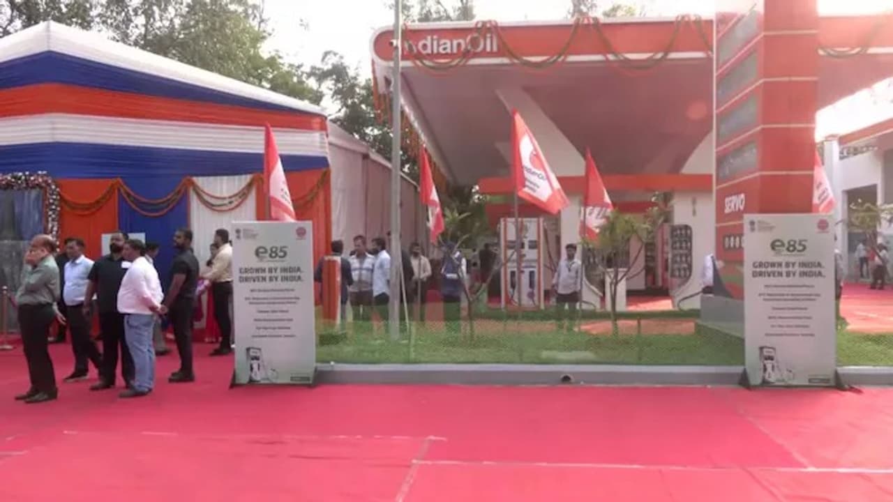 E85 Fuel: दिल्ली में आया पेट्रोल से ₹20 सस्ता नया ईंधन, कीमत सिर्फ ₹82.12 प्रति लीटर