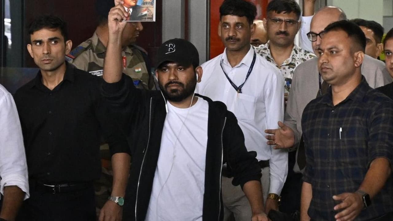 अमेरिका से लौटे अभिजीत दिपके का मास्टरप्लान! जंतर-मंतर पर क्या होने वाला है?