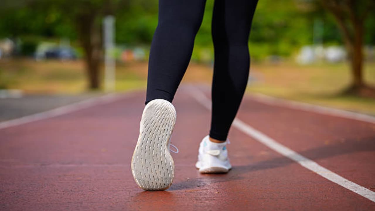 Walking secrets தினமும் 10,000 ஸ்டெப்ஸ் கண்டிப்பாக நடக்கணுமா? 5 ரகசிய உண்மைகள்