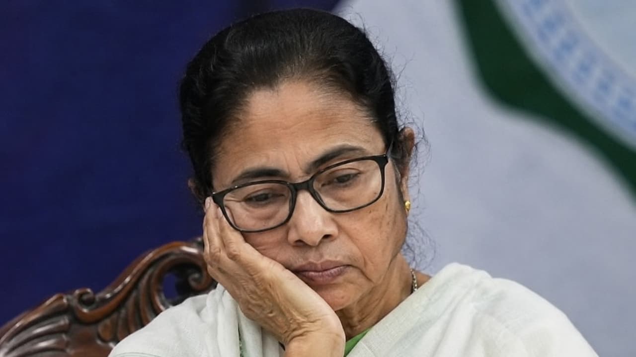 নন্দীগ্রামে তৃণমূল প্রার্থী প্রত্যাহার, কংগ্রেসকে মমতার সমর্থন