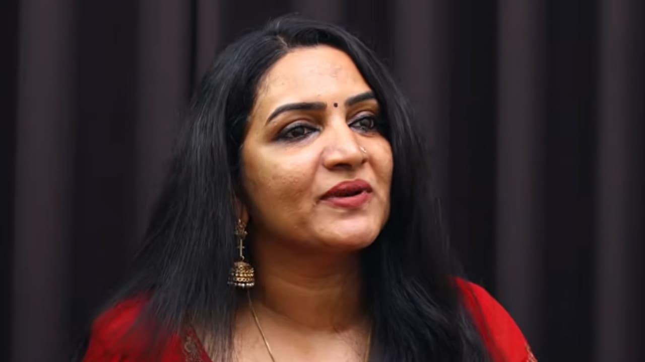 'എനിക്കൊരു സീൻ കൂടുതൽ കിട്ടിയാൽ ചേച്ചി സന്തോഷിക്കും'; മഞ്ജു ...