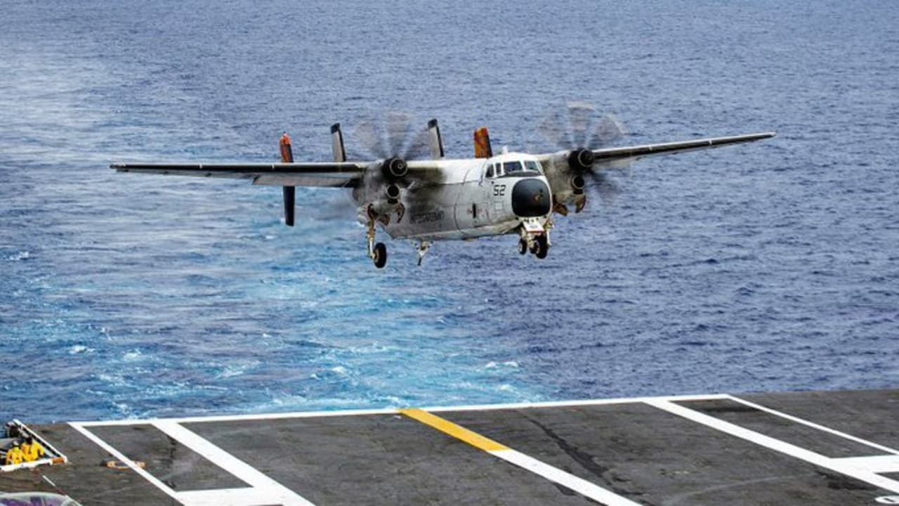 ईरान तनाव के बीच अरब सागर में बड़ा हादसा! US Navy हेलीकॉप्टर क्रैश, एयरमैन गायब