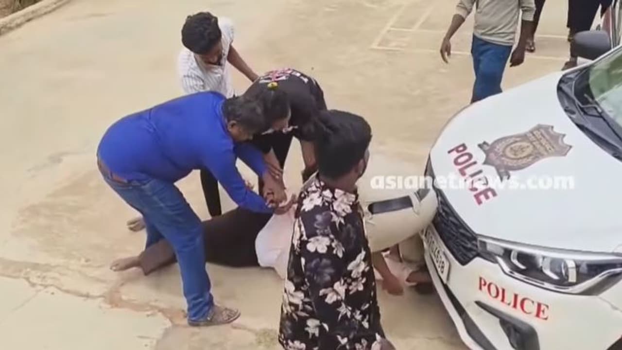 സ്കൂളിൽ താമസിച്ച് പഠിക്കുന്ന വിദ്യാര്ത്ഥി കുഴഞ്ഞുവീണ് മരിച്ചു; സിസിടിവി ക്യാമറകൾ തകർക്കപ്പെട്ട നിലയിൽ, ഫിസിക്കൽ എഡ്യൂക്കേഷൻ അധ്യാപകൻ അറസ്റ്റിൽ