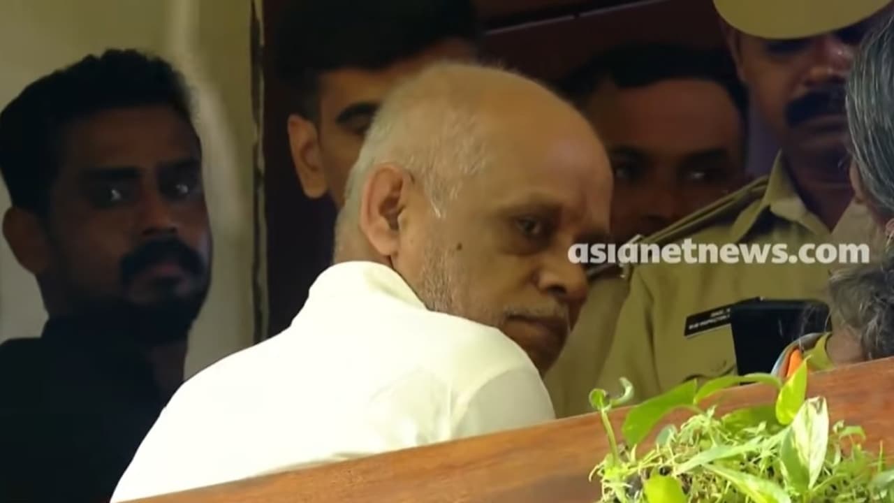'താന് ഗാന്ധിജി അല്ല, വേണ്ടി വന്നാല് മറ്റുള്ളവരെയും കൊല്ലും'; കോടതിയില് വെല്ലുവിളിയുമായി ചെന്താമര, ശിക്ഷാവിധി മറ്റന്നാള്