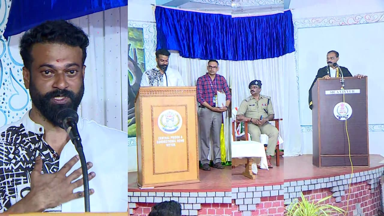 കേരള രാഷ്ട്രീയത്തില് ഇതാദ്യം, ബിജെപി കൗൺസിലർ ആർ സുഗതൻ ജയിലിൽ സത്യപ്രതിജ്ഞ ചെയ്തു; സത്യവാചകം ചൊല്ലിക്കൊടുത്ത് മേയർ