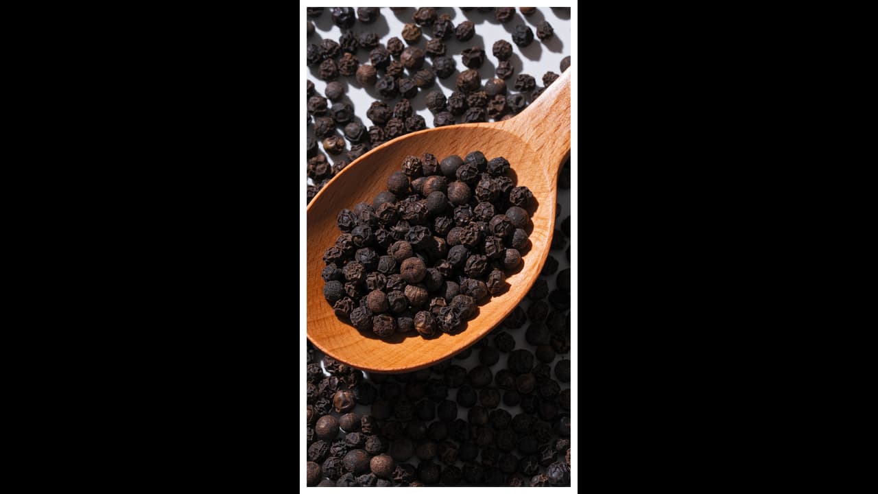 Black Pepper Benefits: ಊಟದಲ್ಲಿ ಕಾಳುಮೆಣಸು ಬಳಸುವುದರಿಂದ ಸಿಗುವ 7 ಅದ್ಭುತ ಲಾಭಗಳು