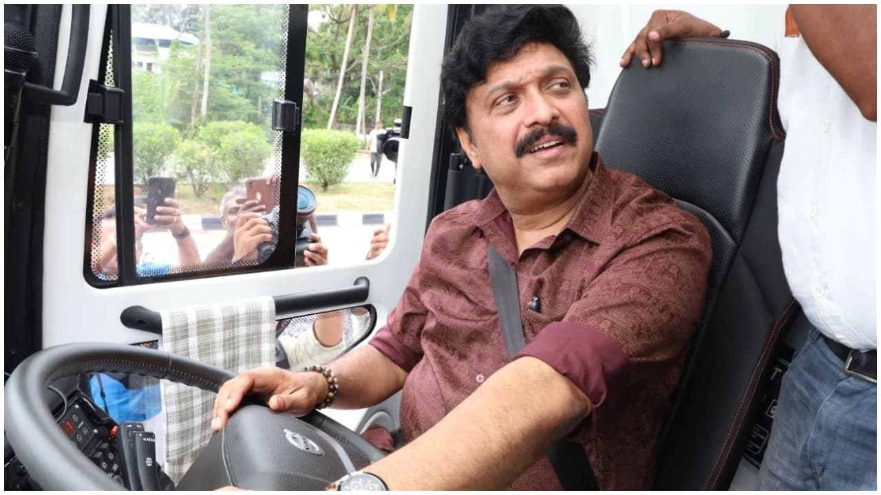 ഗണേഷ് കുമാറിനെതിരെ അടിയന്തര നടപടിക്ക് ഗതാഗത വകുപ്പ്, പേരിനൊപ്പമുള്ള 'MLA' നീക്കും; 18 വയസിന് മുന്നേ ലൈസൻസ് നൽകിയ ഉദ്യോഗസ്ഥനെ കണ്ടെത്തി നടപടിയെടുക്കും