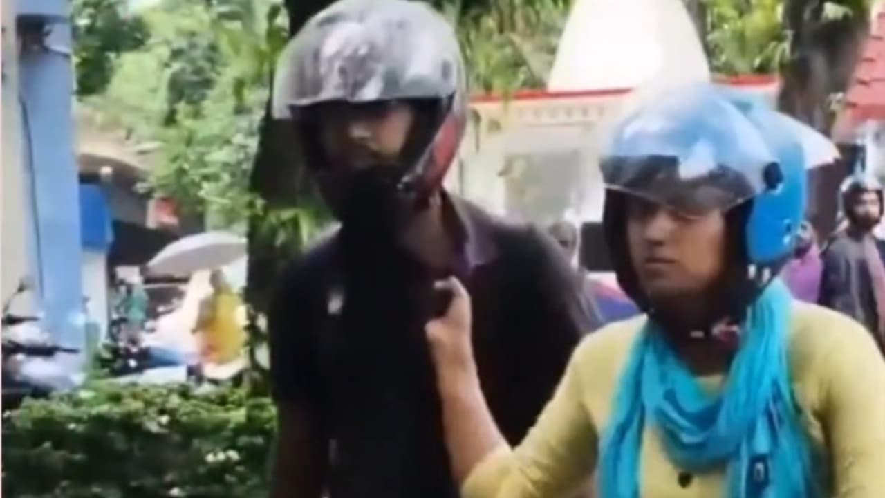 https://static.asianetnews.com/images/w-1280,h-720,format-jpg,imgid-01kxqaa8n9tf91mx9fs1fek8p5,imgname-howrah-woman-police-constable-public-indecency-accused-arrested-video-viral-khardah-1784267743913.jpg