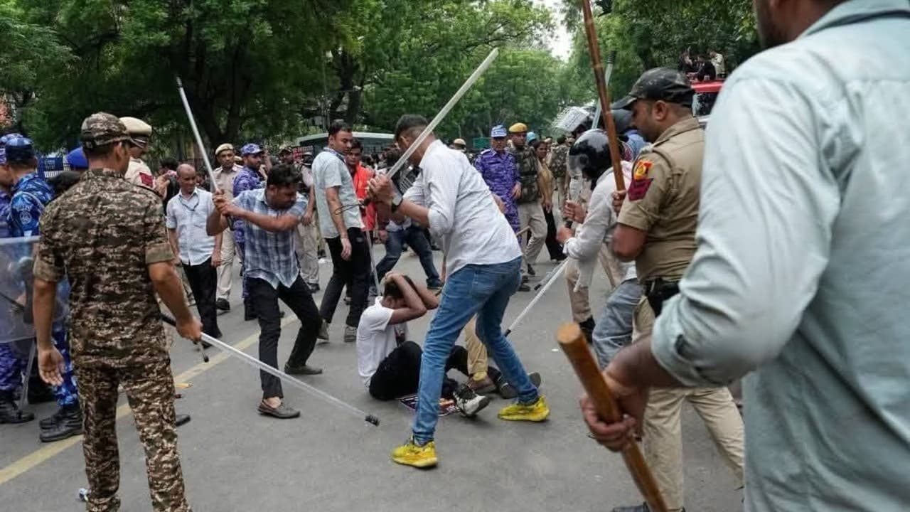 https://static.asianetnews.com/images/w-1280,h-720,format-jpg,imgid-01ky48b512gv85f148gdz09e10,imgname-supreme-court-cjp-protest-delhi-police-lathicharge-neet-protest-pil-jantar-mantar-1784701883426.jpg