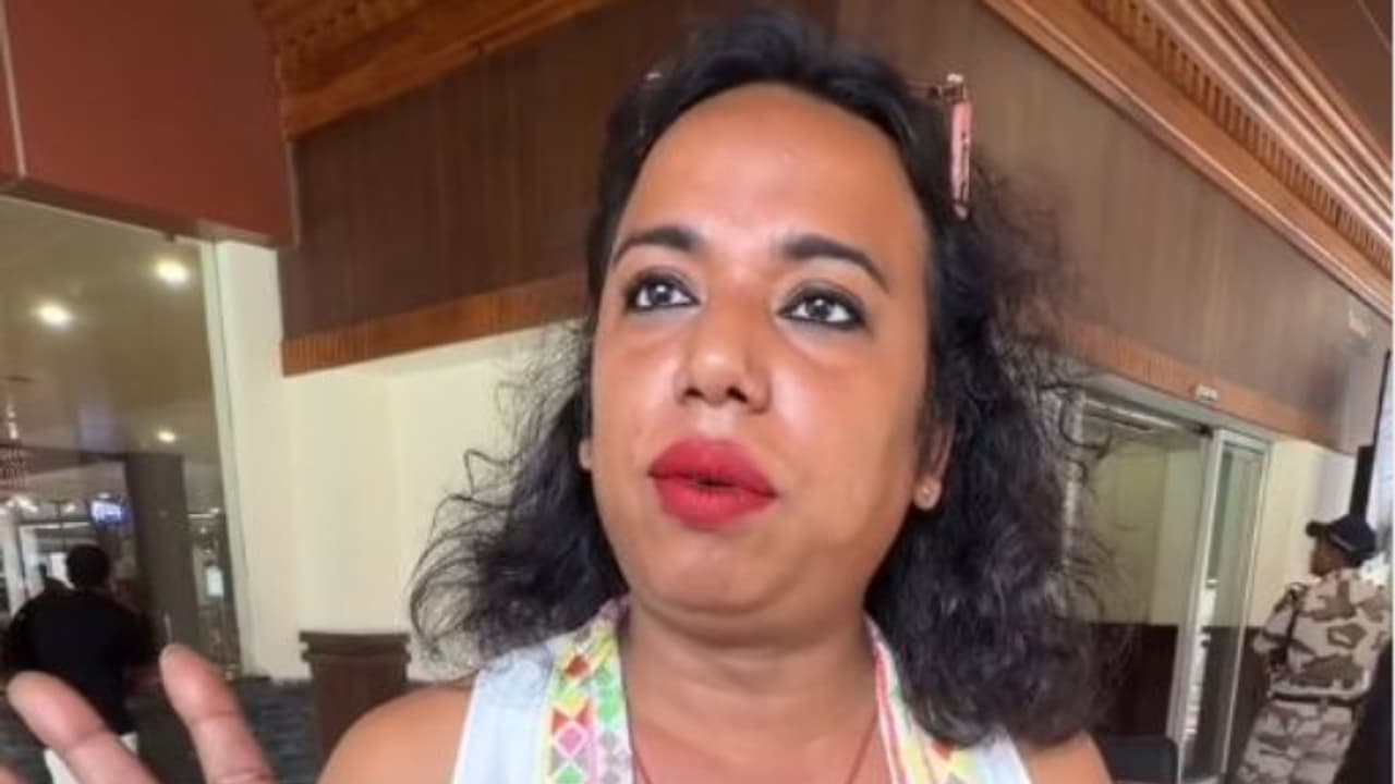 https://static.asianetnews.com/images/w-1280,h-720,format-jpg,imgid-01kybyrfk0g3ddvjy78vd03and,imgname-make-up-artist-janmani-about-troll-1784960269919.jpg