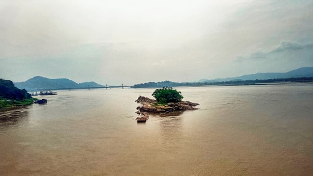 ব্রহ্মপুত্র: ভারতের গভীরতম নদীর ৫ চমকপ্রদ তথ্য