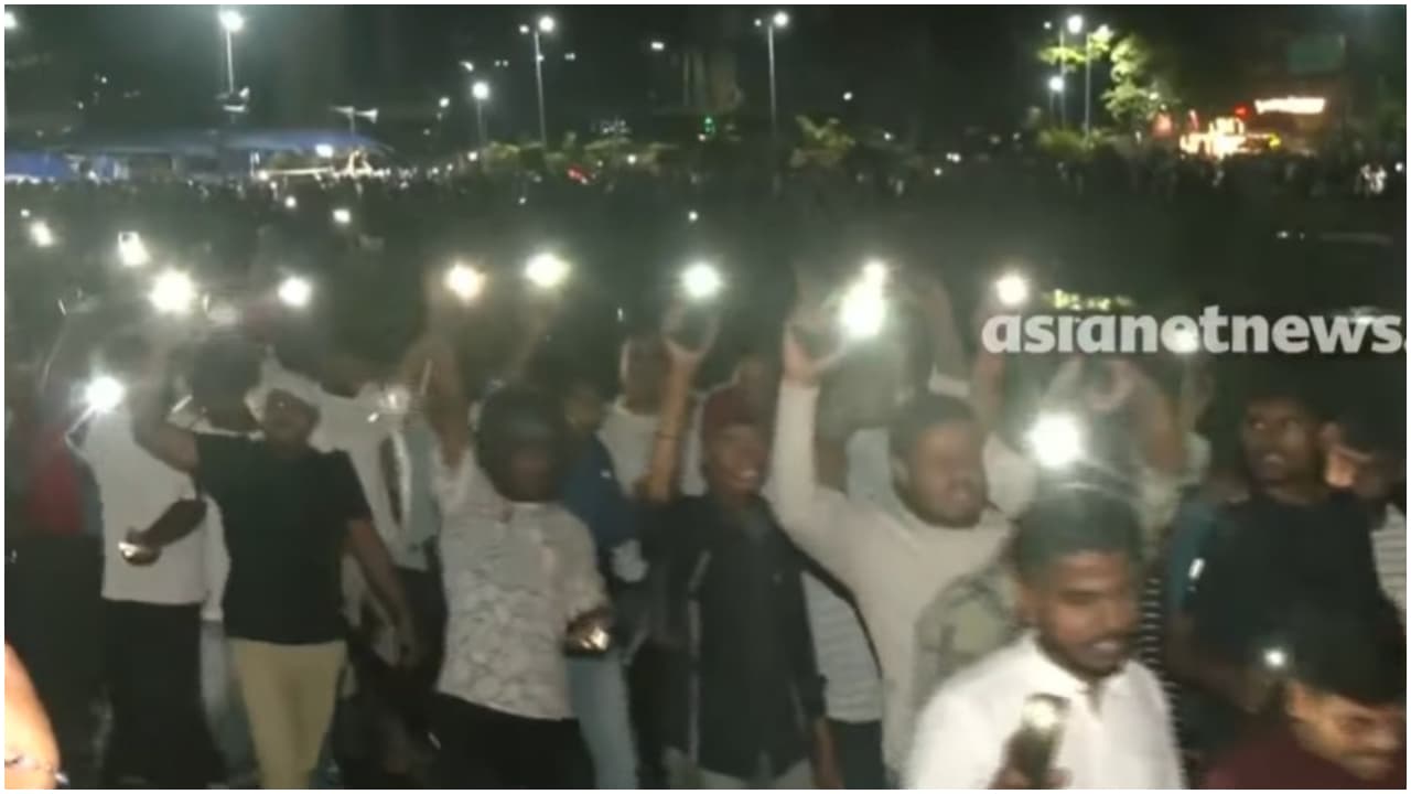 രണ്ടാഴ്ച പിന്നിട്ട് ജാർഖണ്ഡിലെ വിദ്യാർഥി പ്രക്ഷോഭം; സമരക്കാരുമായി സംസാരിച്ച് രാഹുൽ ഗാന്ധി