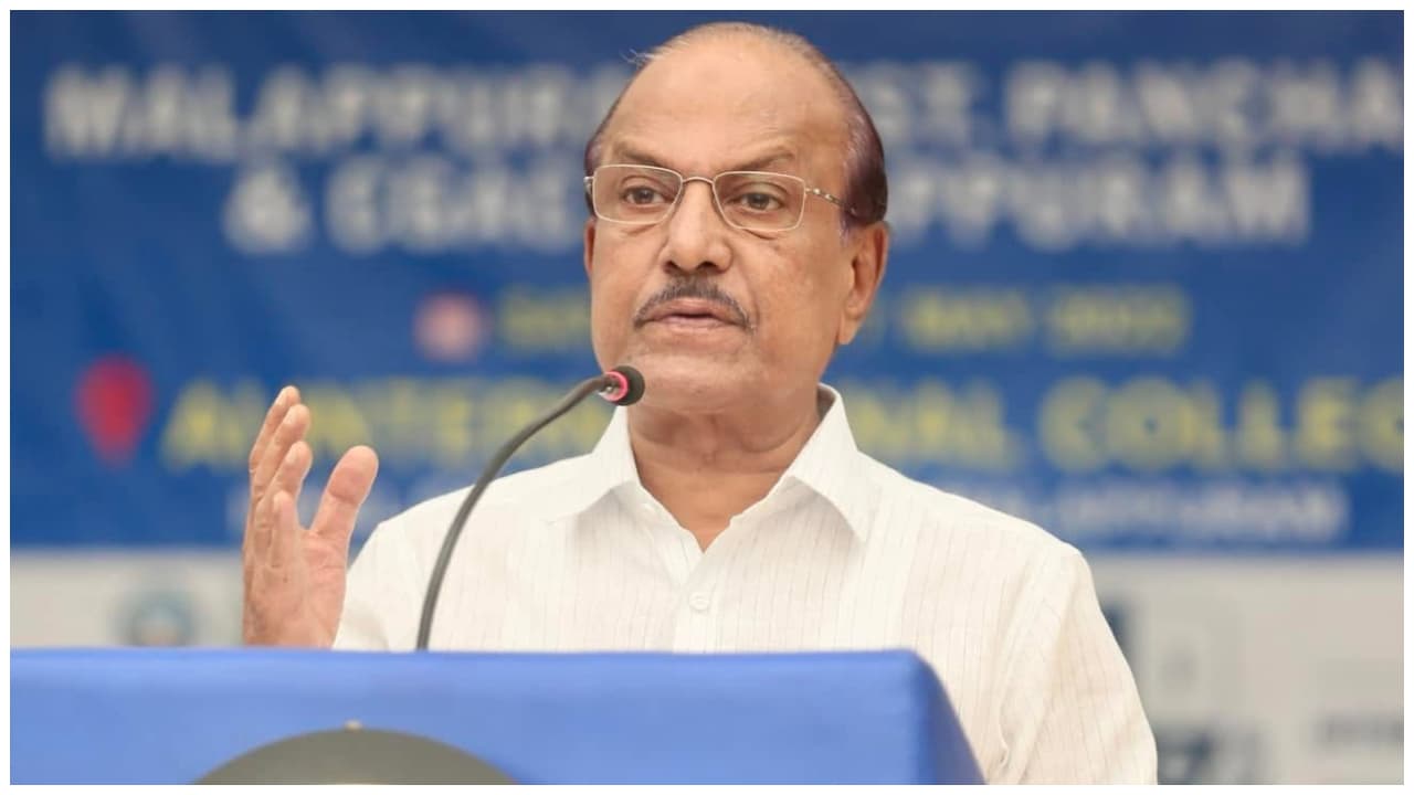 "വന്ദേമാതരം പൂർണമായി ചൊല്ലേണ്ടതില്ല, ഞങ്ങൾ ഇതുവരെ പൂർണമായി ചൊല്ലിയിട്ടില്ല"; മന്ത്രി പി കെ കുഞ്ഞാലിക്കുട്ടി
