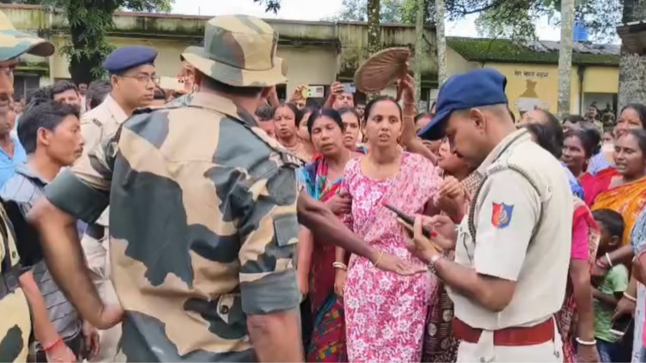 চা চাষিকে অপহরণ করে বাংলাদেশে নেওয়ার অভিযোগ জলপাইগুড়িতে