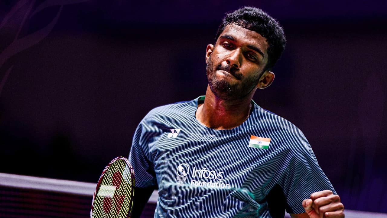 বিশ্বের এক নম্বরকে হারিয়ে চমক আয়ূষ শেট্টির