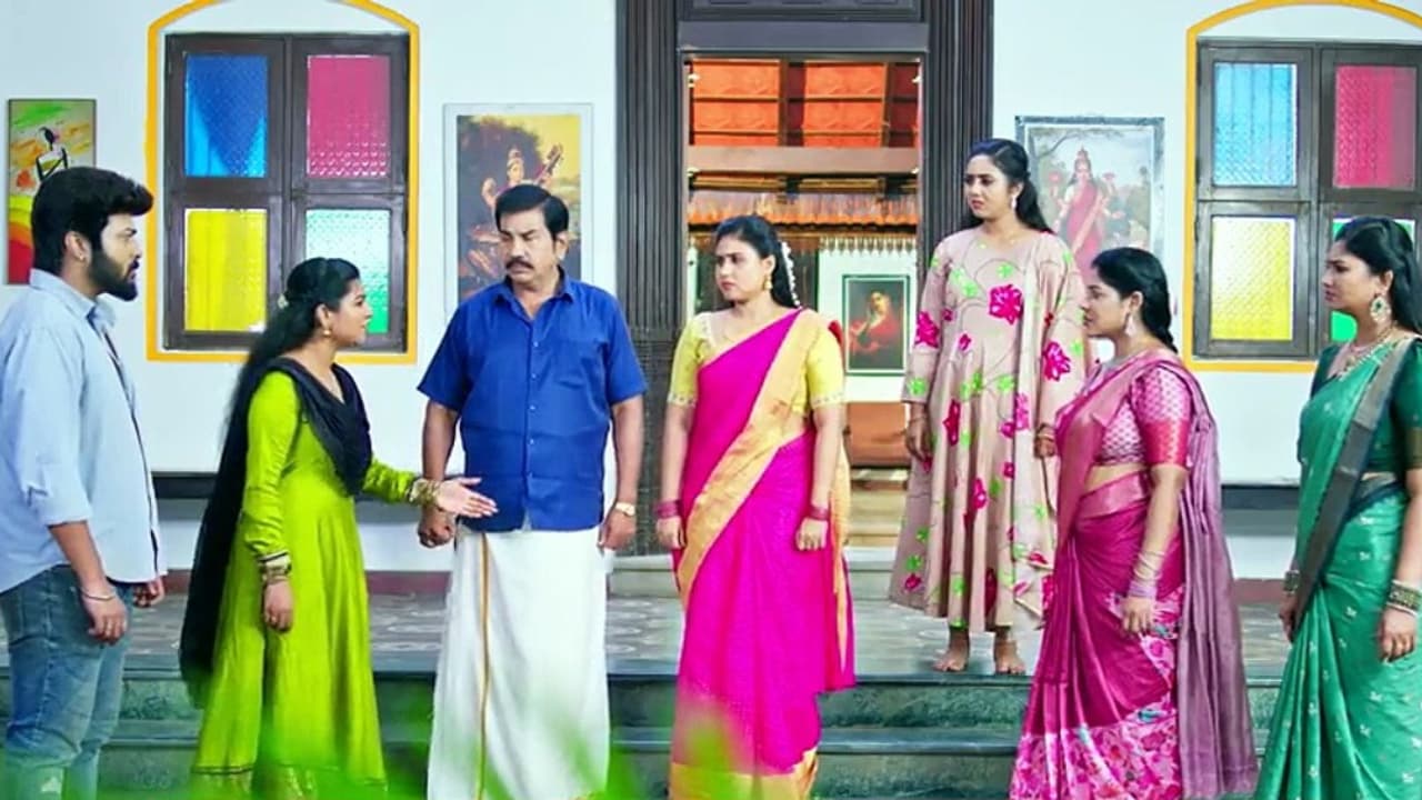 கார்த்திகை தீபம்: ரேவதி சாமுண்டீஸ்வரியிடம் கோபம்