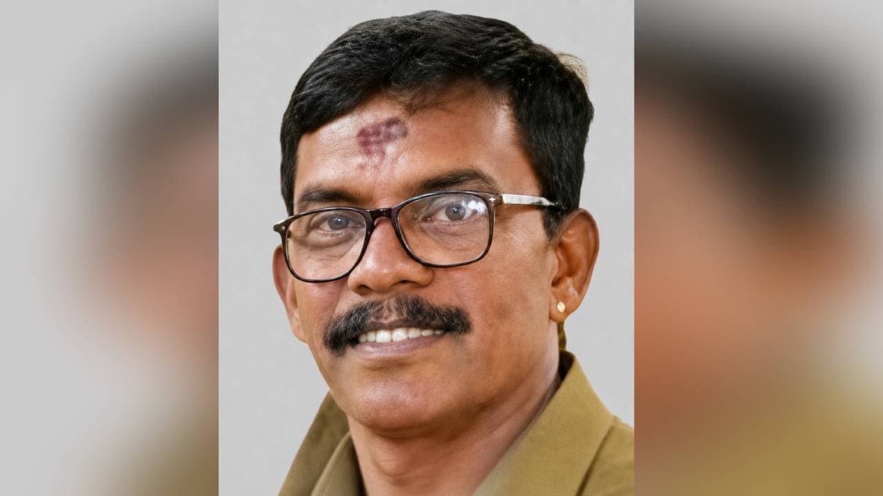 Biker Dead, Wife Injured in Hit-and-Run Accident on Ernakulam Container Road - News Directory 3