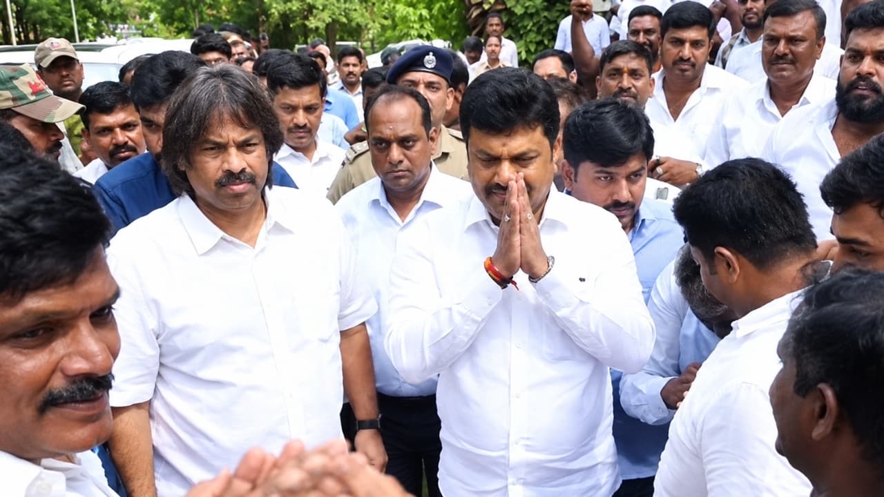 ಮಧು ಬಂಗಾರಪ್ಪ, ರಾಘವೇಂದ್ರ ಮುಖಾಮುಖಿ - ನಂತರ ಆಗಿದ್ದೇನು ಗೊತ್ತಾ?