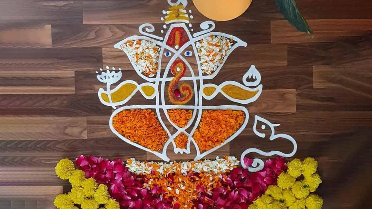 Rangoli Designs: விநாயகர் சதுர்த்திக்கு ஈஸியா கோலம் போடணுமா? இந்த 5 டிசைன்ஸை ட்ரை பண்ணுங்க!