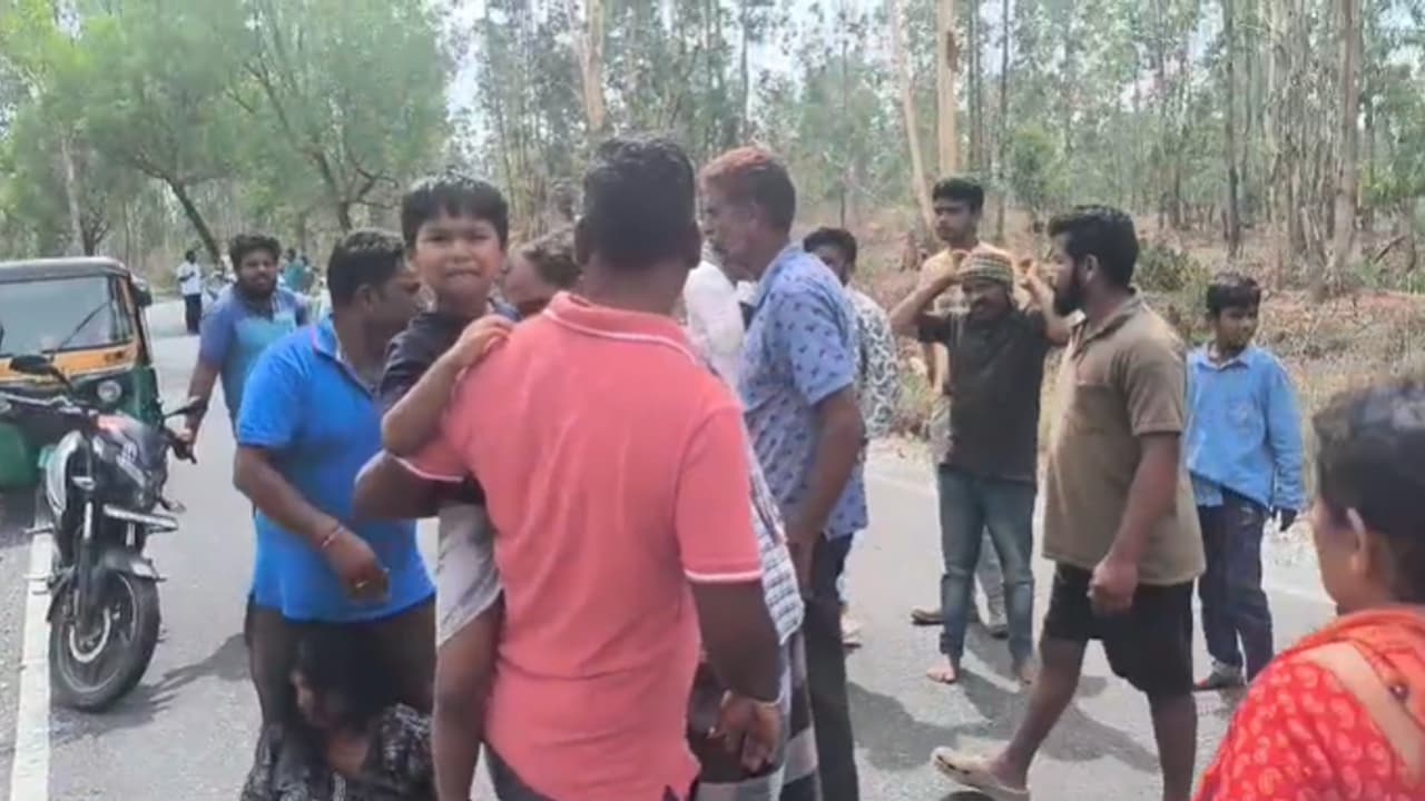 दिल्ली की सेफ सिटी की सबसे बुरी खबर: वो आया और 3 लोगों की मारकर चल गया...