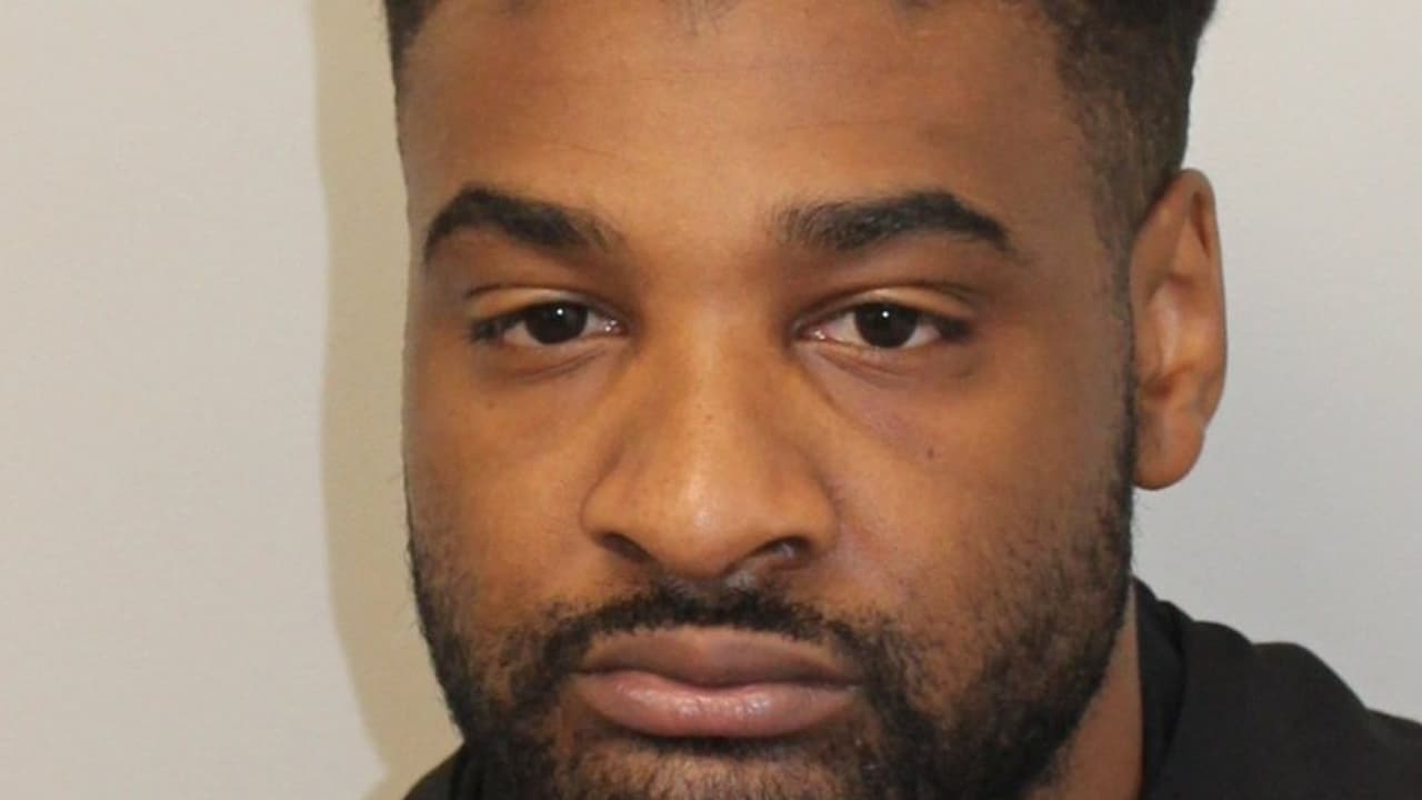 UK Drug Dealer Hiding In Wardrobe Caught After Public WiFi Connection Exposes Him