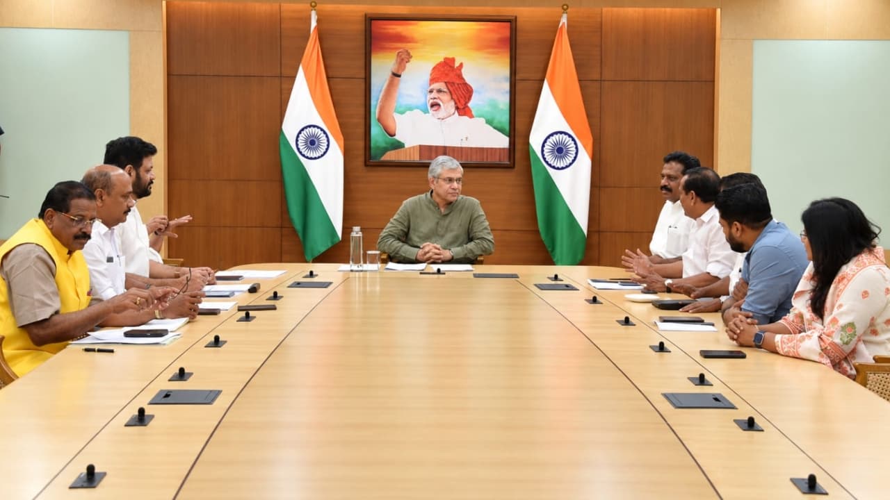പാലക്കാട് റെയിൽവേ ഡിവിഷൻ വിഭജനം: ന്യായീകരിച്ച് കേന്ദ്രമന്ത്രി അശ്വിനി വൈഷ്‌ണവ്; മന്ത്രിയെ നേരിൽക്കണ്ട എംപിമാർക്ക് നിരാശ