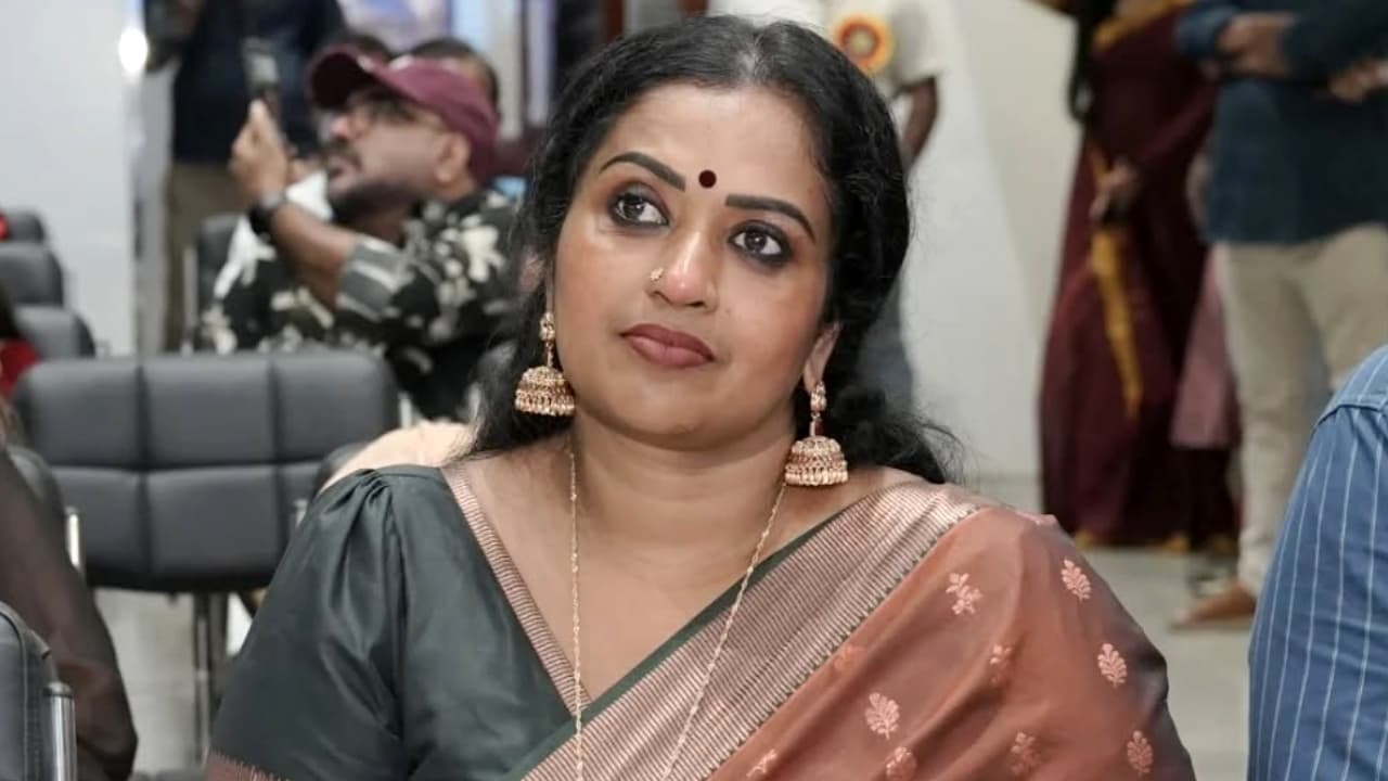 'സൈബർ സെൽ എന്ന് കേൾക്കുമ്പോൾ ചിരി വരും, സാധാരണക്കാരൻ സഹിച്ച് ജീവിക്കണം'; തുറന്നടിച്ച് മഞ്ജു പത്രോസ്