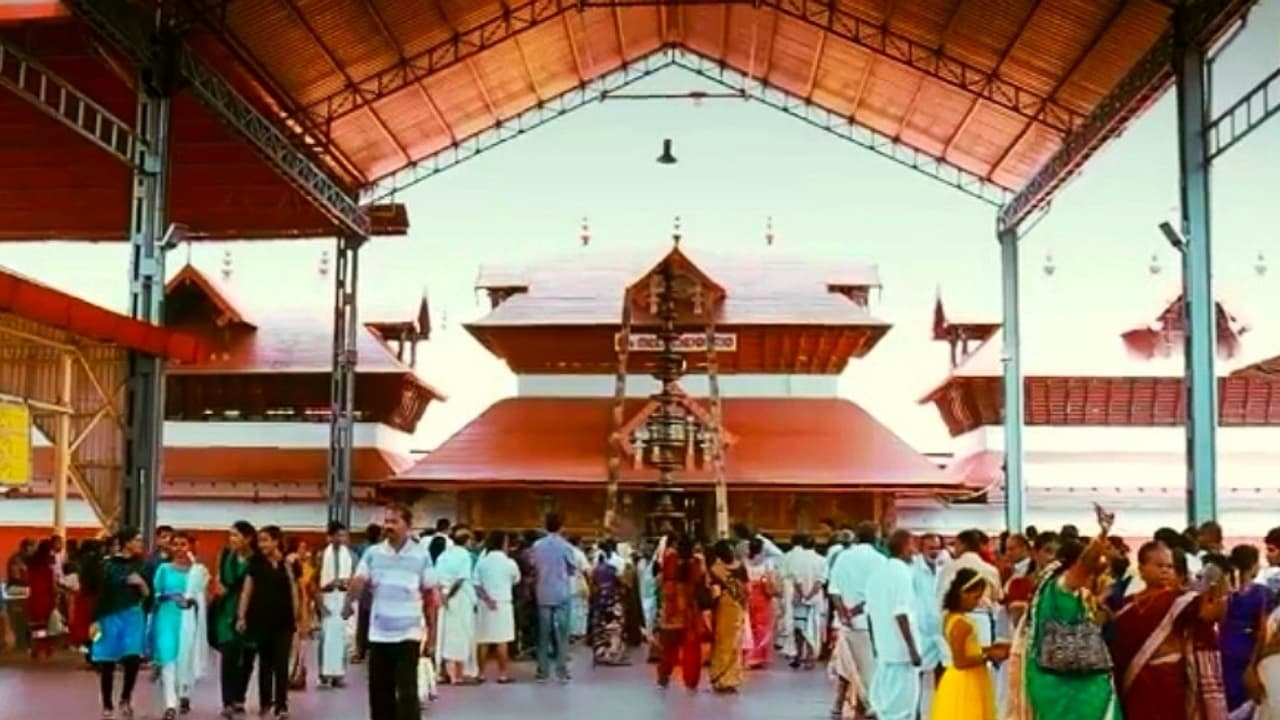 ഗുരുവായൂരിൽ ഇനി ദിവസവും വെർച്വൽ ക്യൂ ബുക്കിങ്; മാറ്റം നവംബർ ഒന്നുമുതൽ, ഫീസും ഏർപ്പെടുത്തി