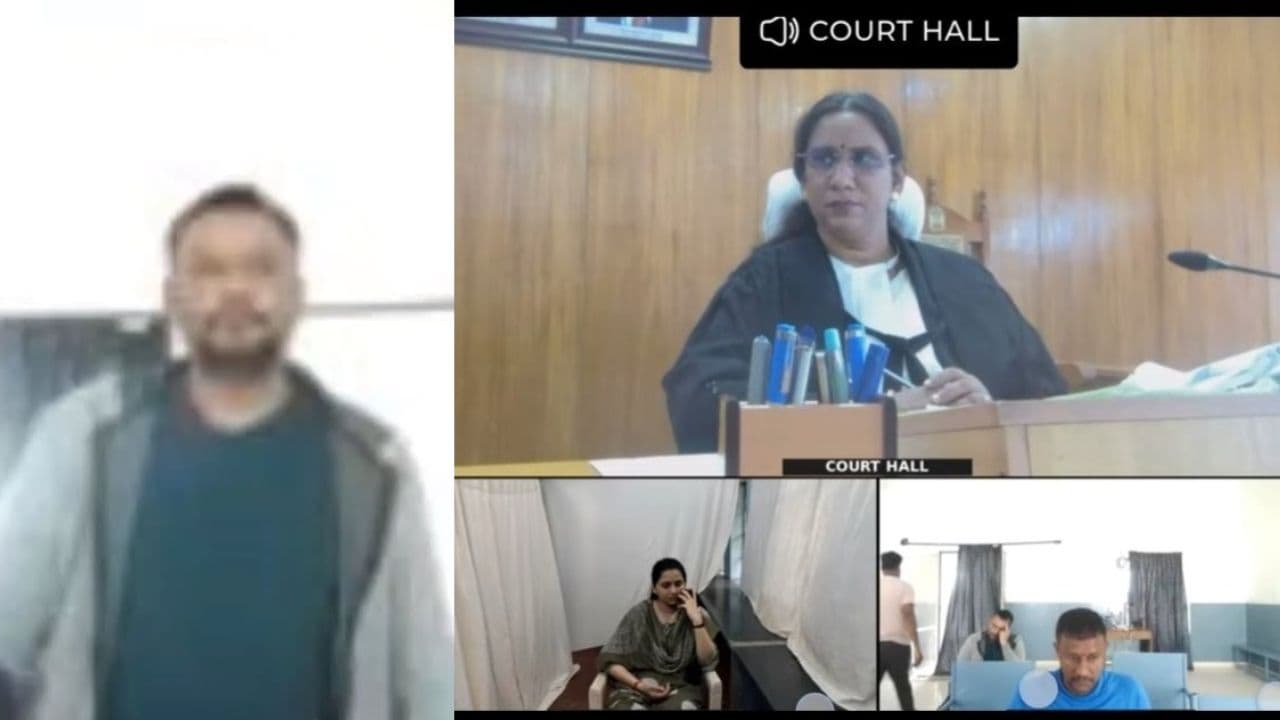 Darshan's photo goes viral: Actor sits with hands on head during court proceedings
